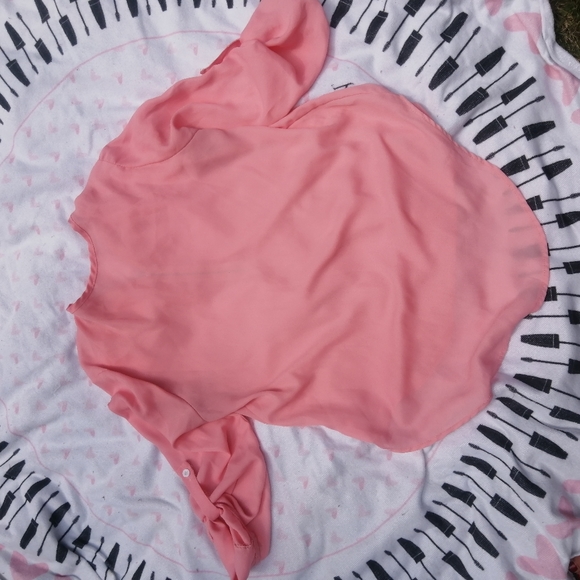 Lightweight pale pink shirt with zip, medium 3 for 20$ - Picture 5 of 5